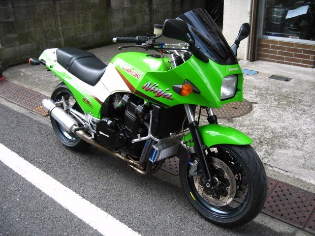 GPZ900RJX^2
