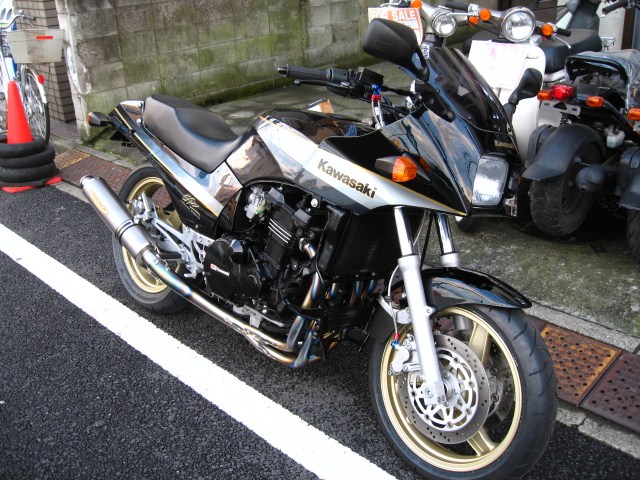 jWJX^